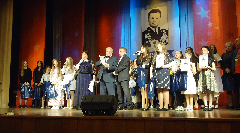 В Смоленске провели конкурс военно-патриотической песни "Щит Отечества - 2021"