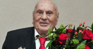 А.Н. БОТЯН В «КЕРОСИНКЕ» отпраздновал второй раз свой 102-й день рождения
