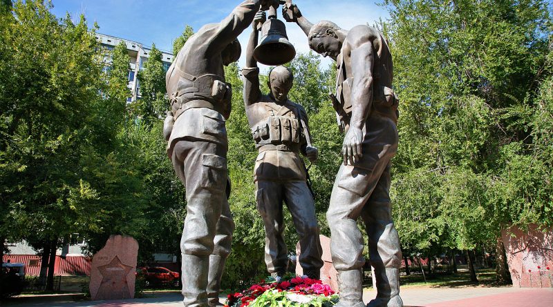 15 февраля День памяти о россиянах, исполнявших служебный долг за пределами Отечества. В 2024 году его отмечают в 35-летнюю годовщину вывода советских войск из Афганистана в 1989 году