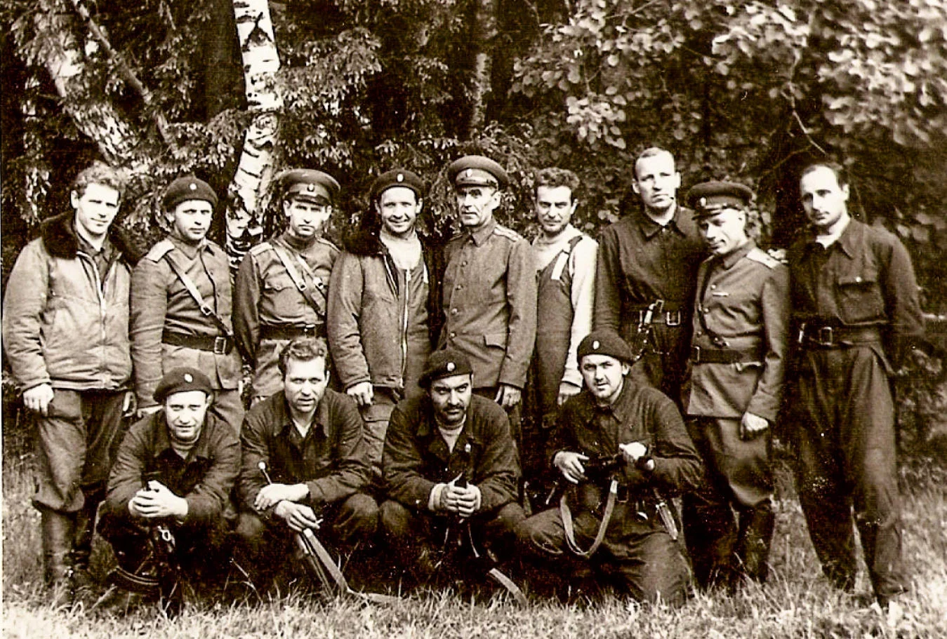 КУОСовцы вместе с полковником Александром Александровичем Арфановым. Фото 1970‑х годов